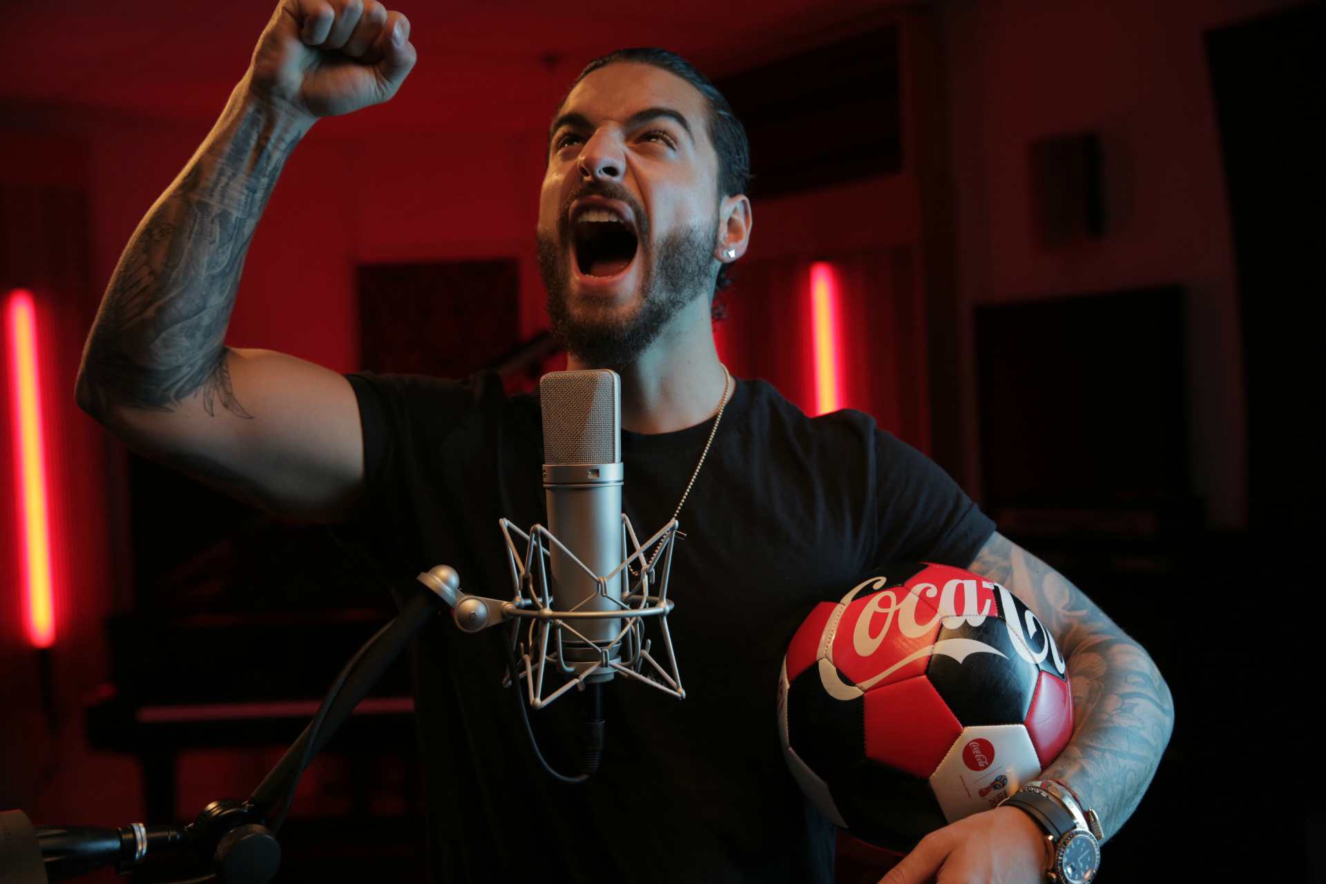 Coca Cola Y Maluma Presentaron Su Himno Para La Copa Mundial De La Fifa